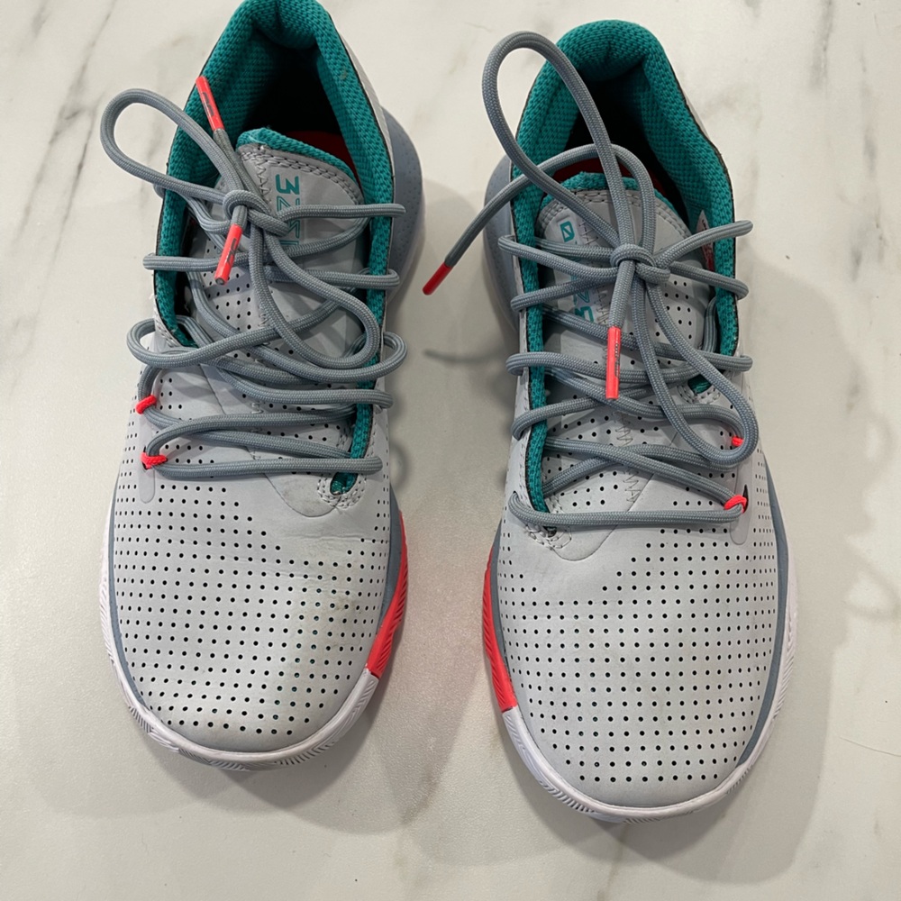 Girls Under Armour Tennis Shoes